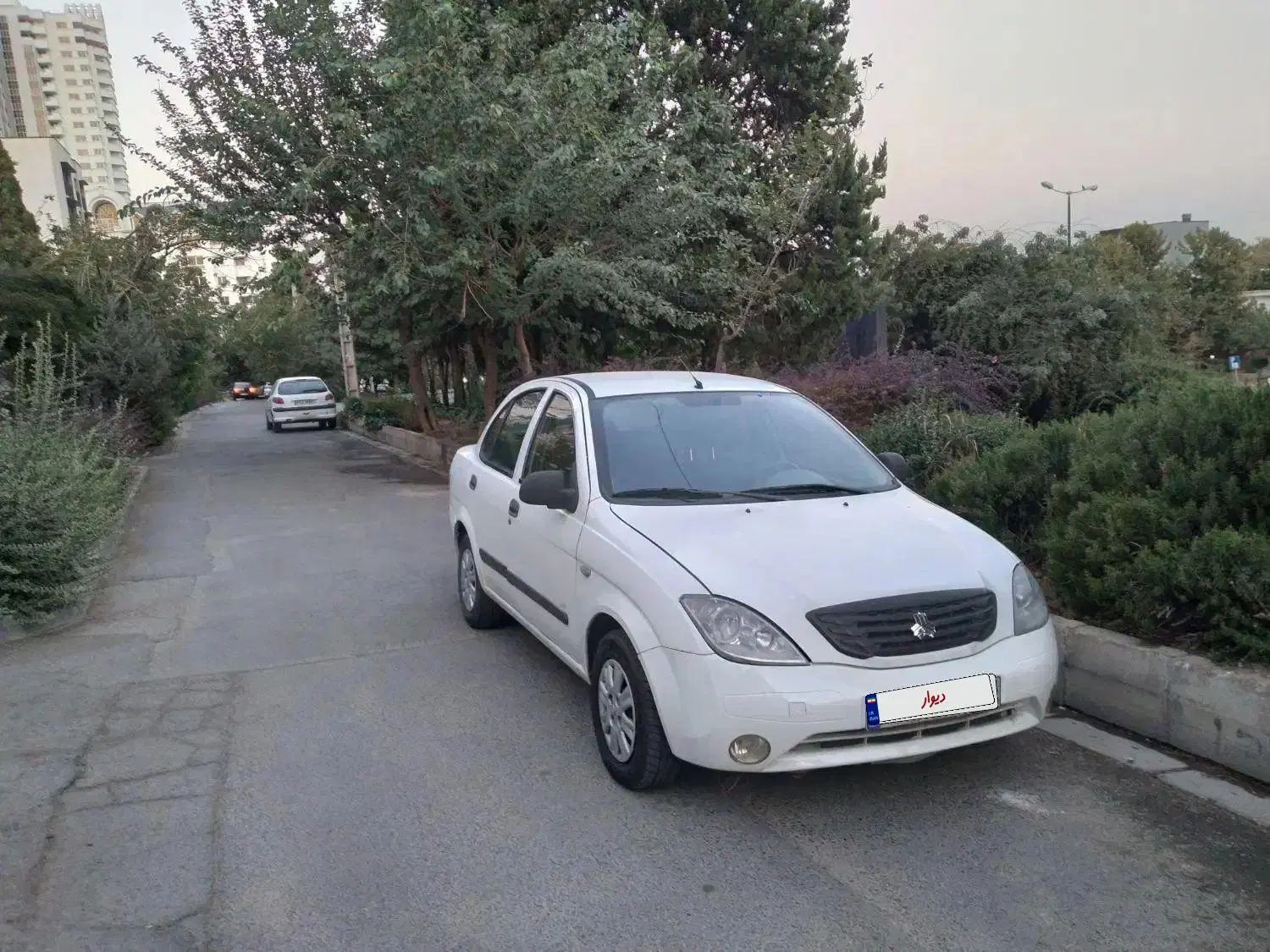تیبا صندوق دار SX - 1392