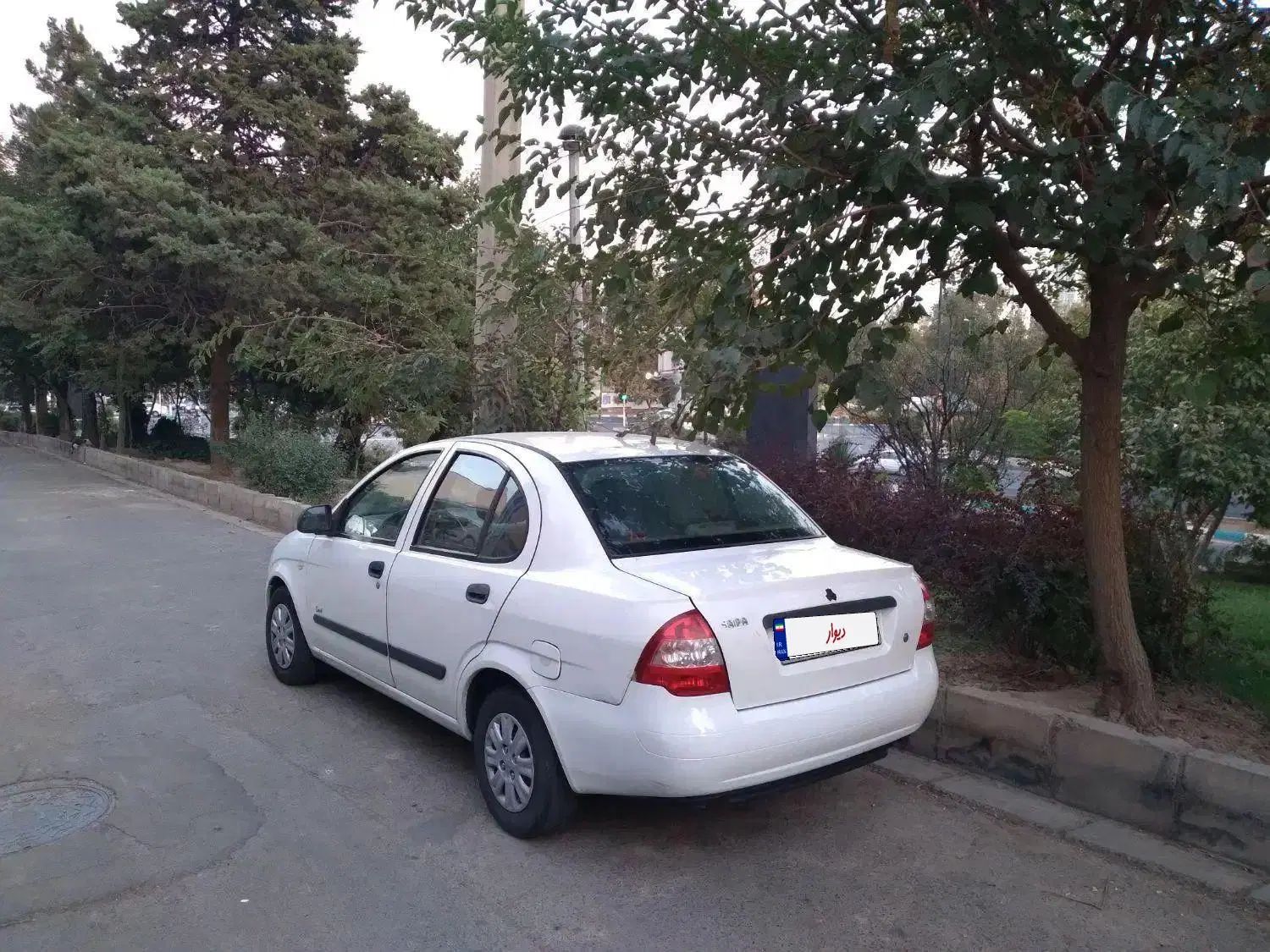 تیبا صندوق دار SX - 1392