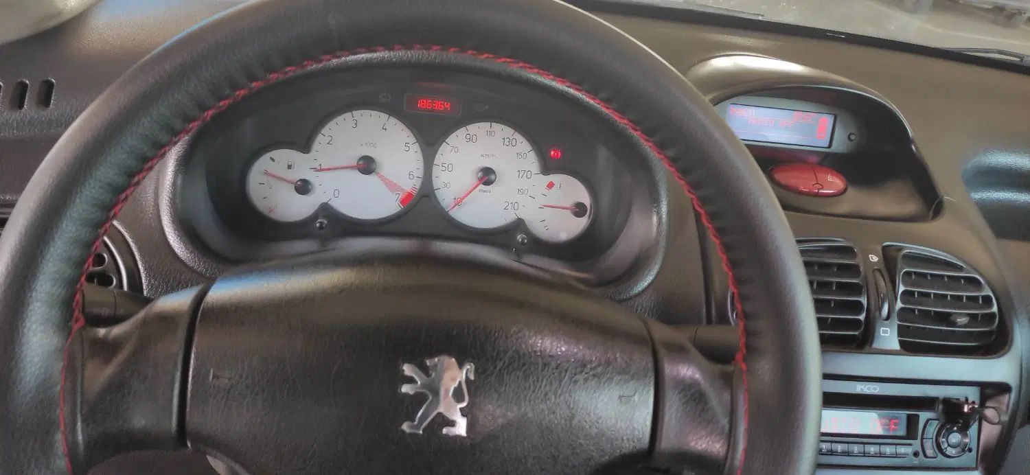 پژو ۲۰۶ صندوق دار v8 - 1396