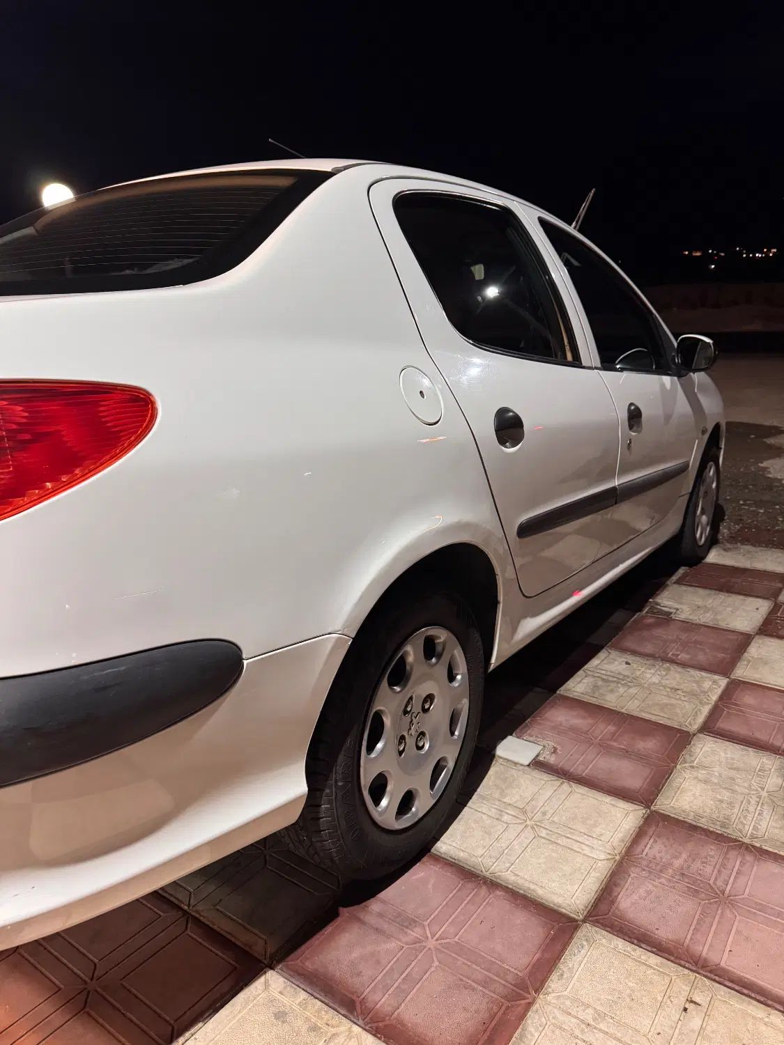 پژو ۲۰۶ صندوق دار v8 - 1393