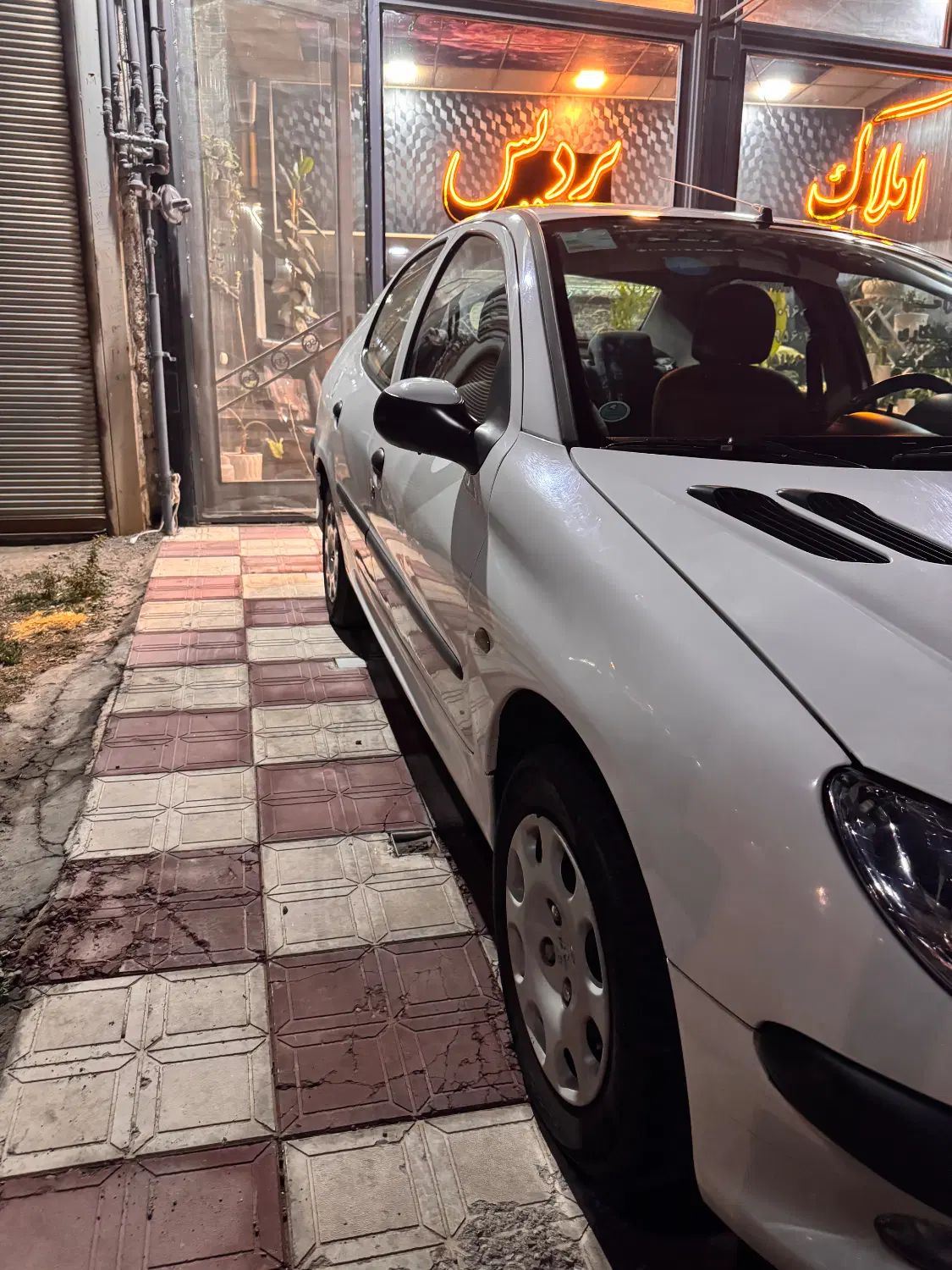 پژو ۲۰۶ صندوق دار v8 - 1393