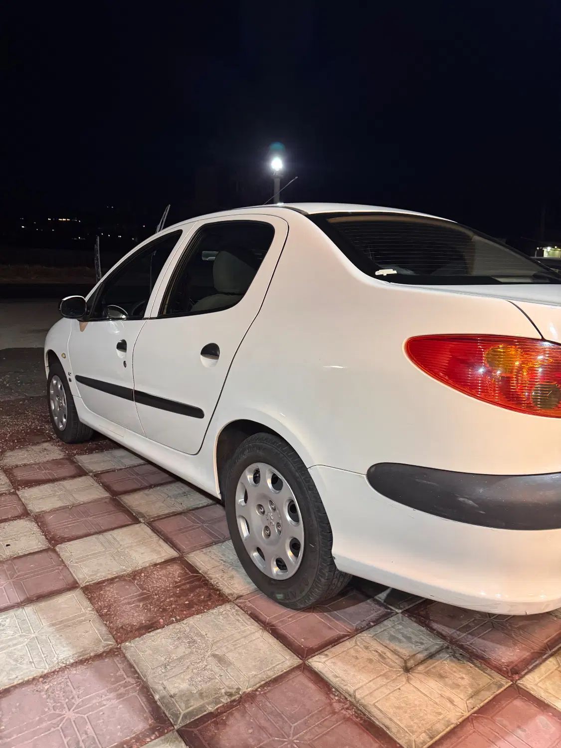 پژو ۲۰۶ صندوق دار v8 - 1393