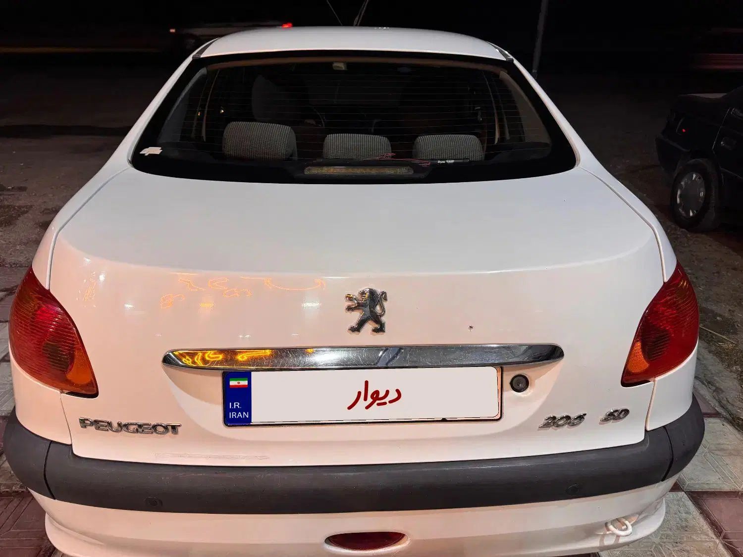 پژو ۲۰۶ صندوق دار v8 - 1393