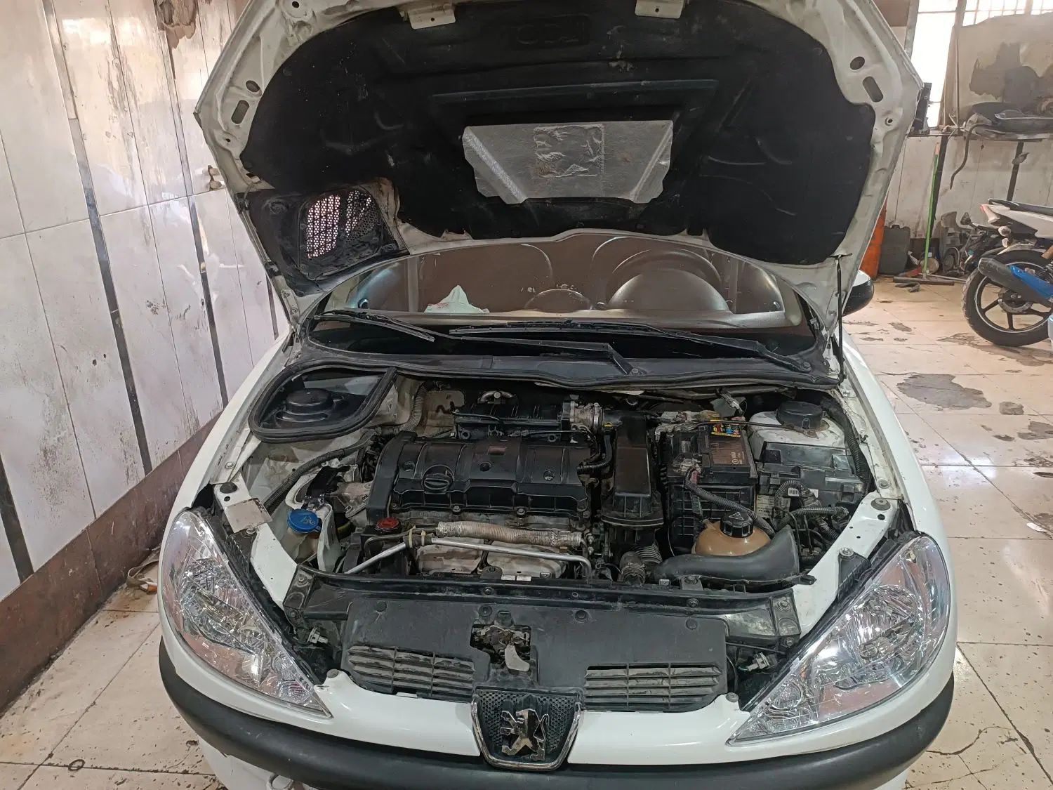 پژو ۲۰۶ صندوق دار v8 - 1394