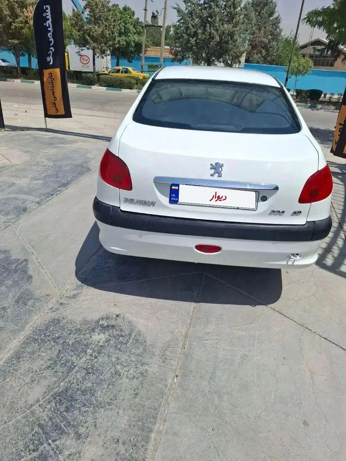 پژو ۲۰۶ صندوق دار v8 - 1393