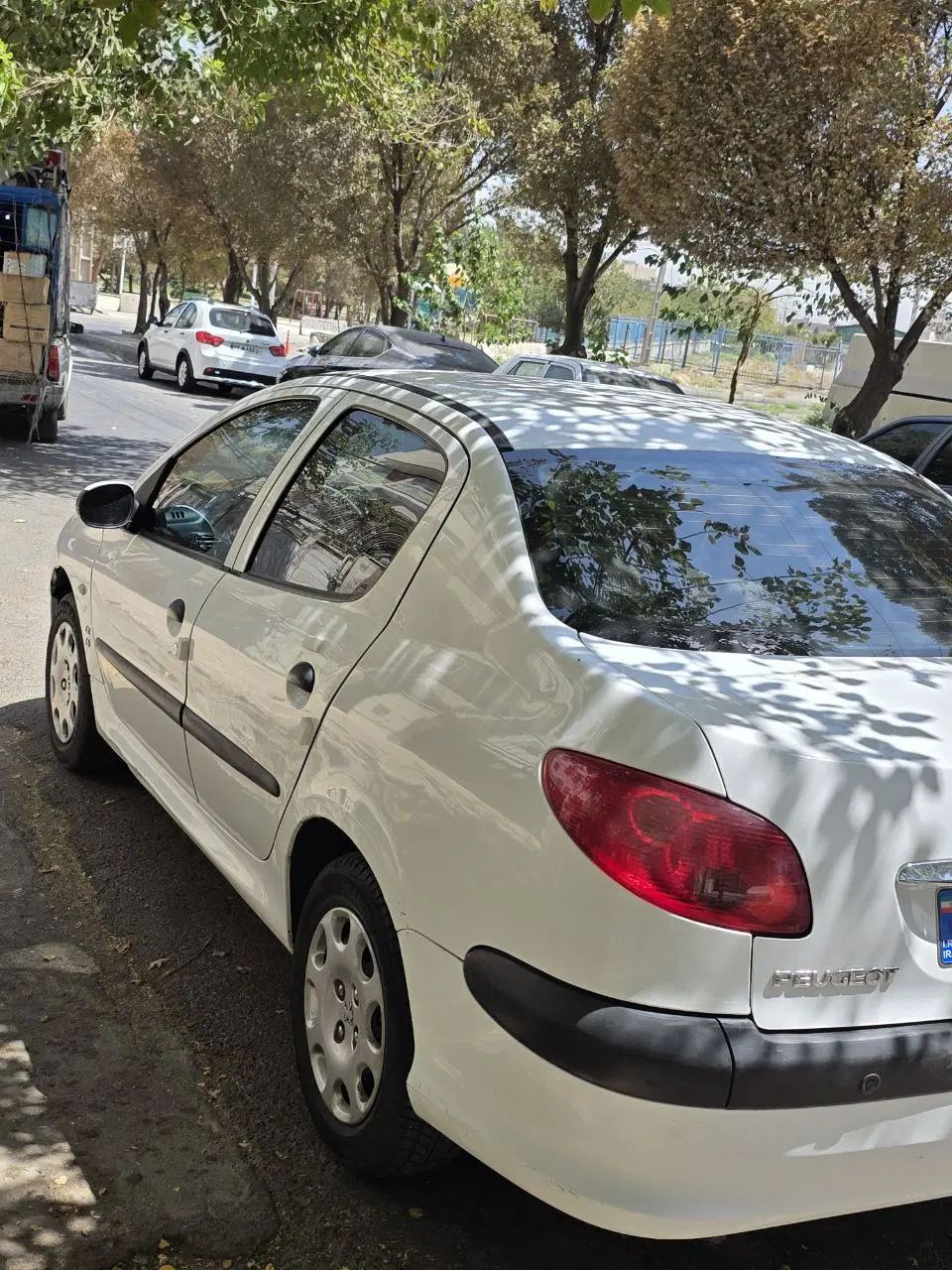 پژو ۲۰۶ صندوق دار v8 - 1396