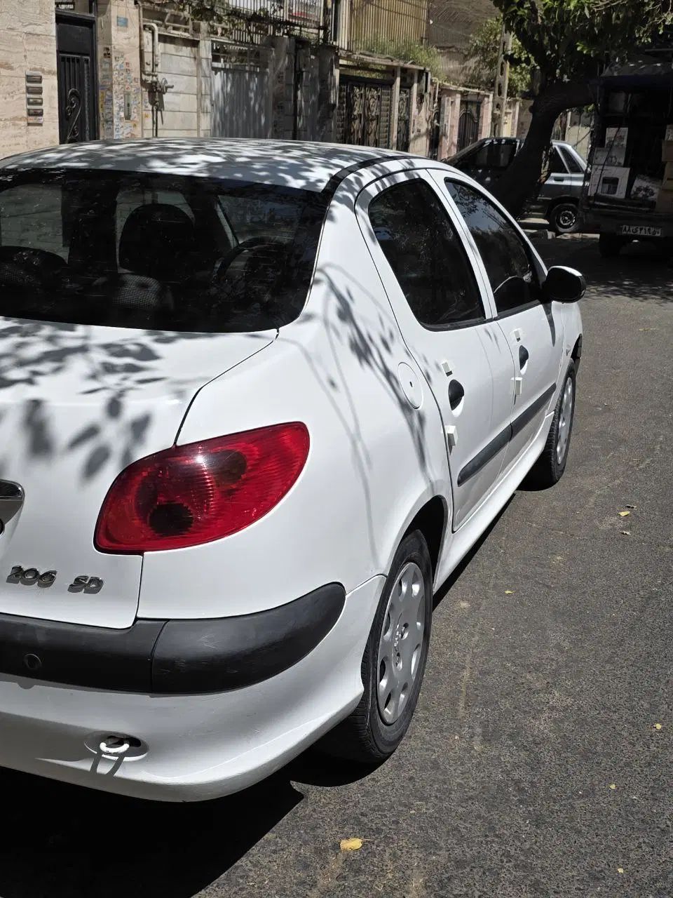 پژو ۲۰۶ صندوق دار v8 - 1396