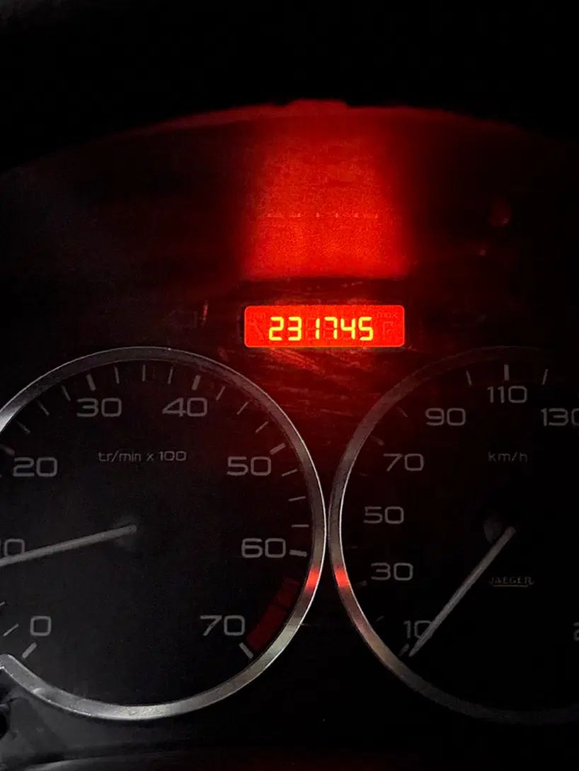پژو ۲۰۶ صندوق دار v8 - 1390
