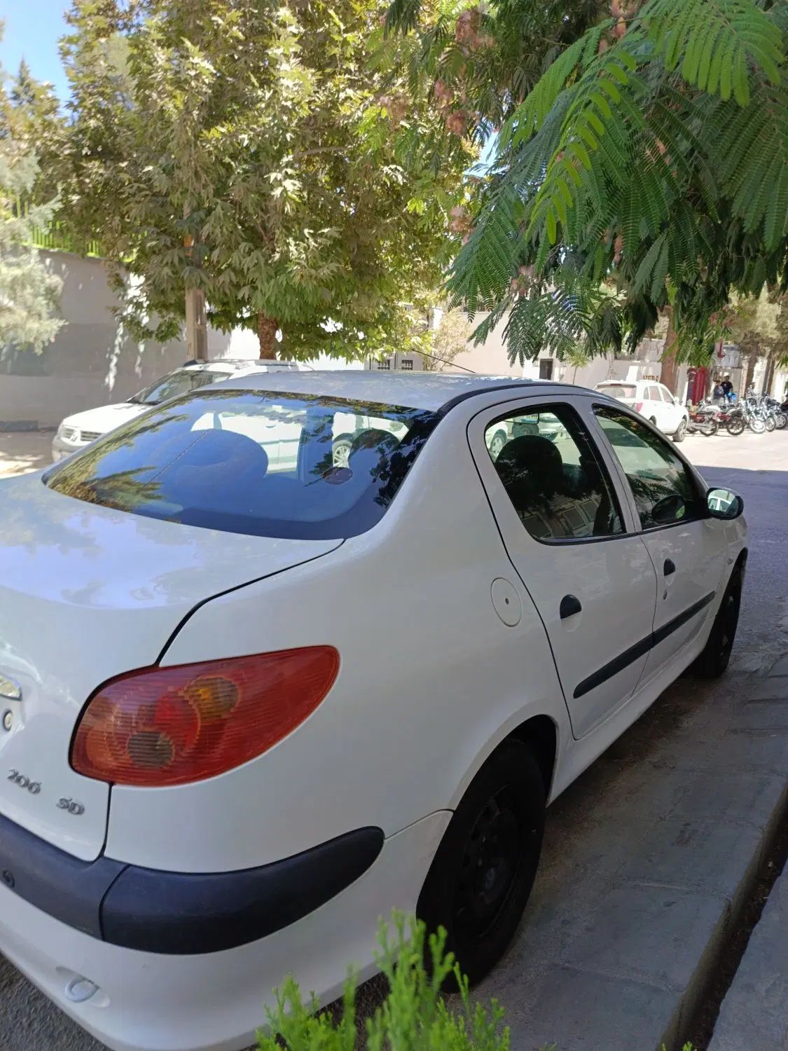 پژو ۲۰۶ صندوق دار v8 - 1393