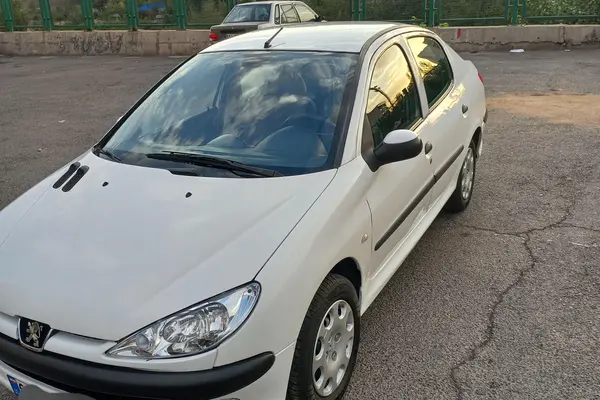 پژو ۲۰۶ صندوق دار v8 - 1396