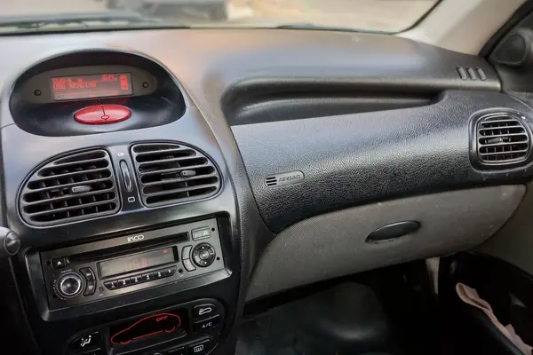 پژو ۲۰۶ صندوق دار v8 - 1396