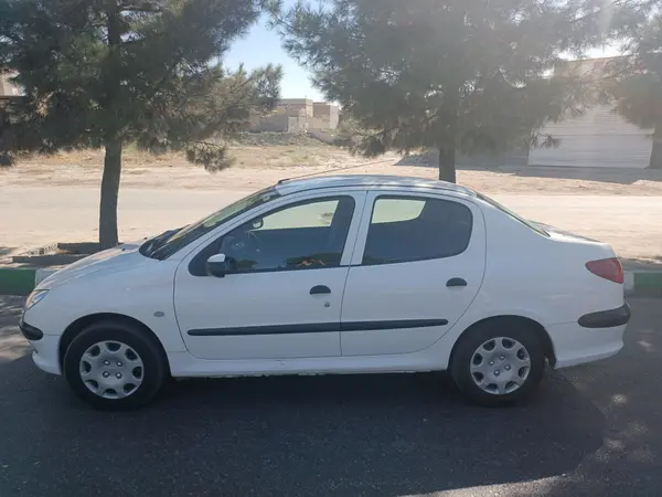 پژو ۲۰۶ صندوق دار v8 - 1393