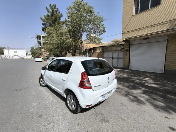 رنو ساندرو اتوماتیک - 1394