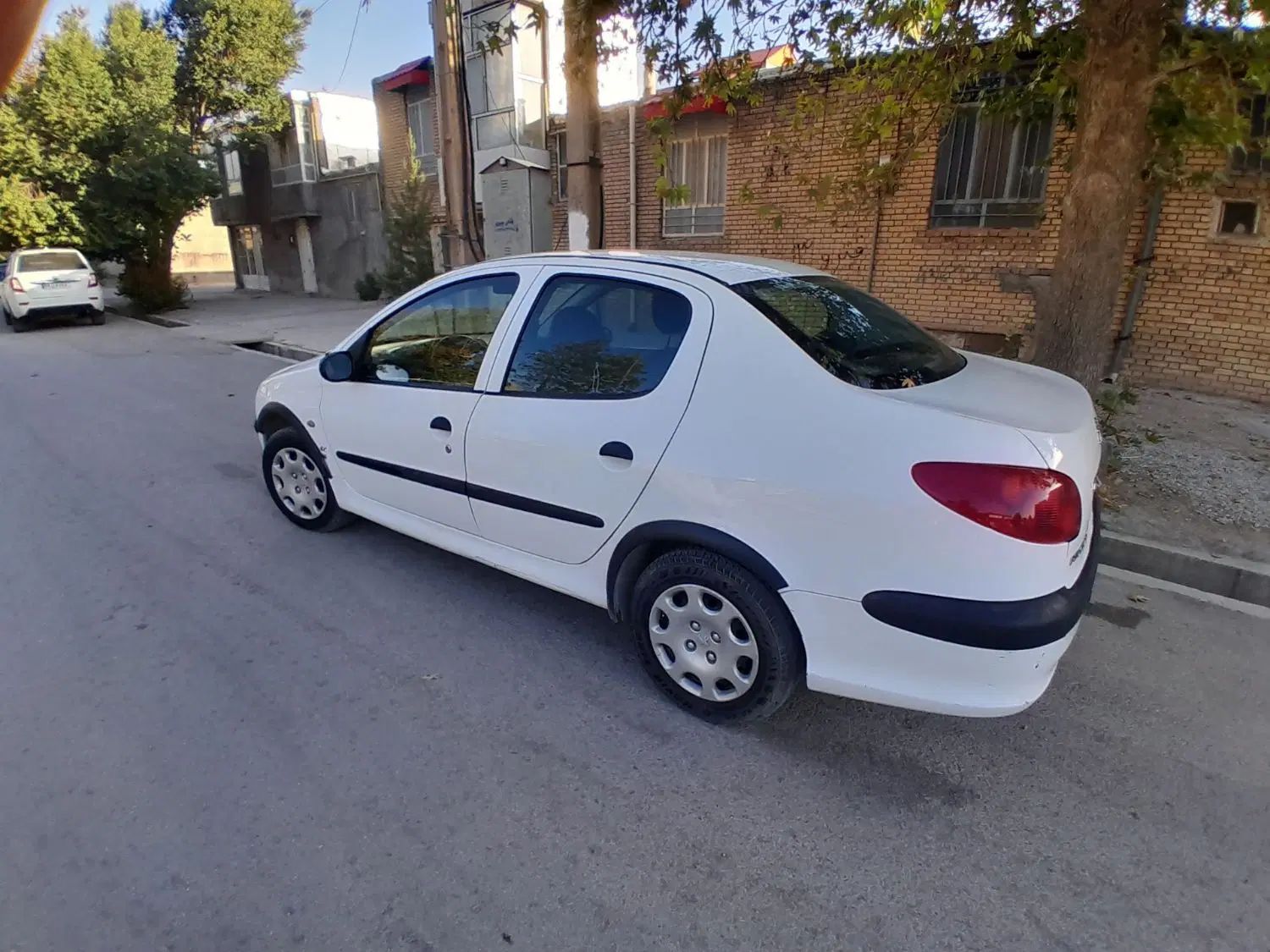 پژو ۲۰۶ صندوق دار v8 - 1393