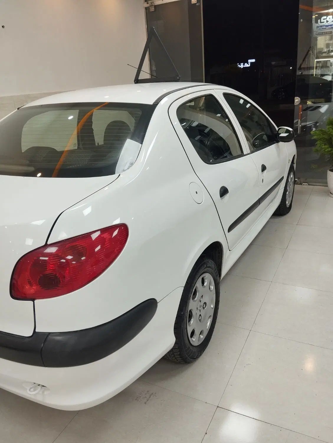 پژو ۲۰۶ صندوق دار v8 - 1395