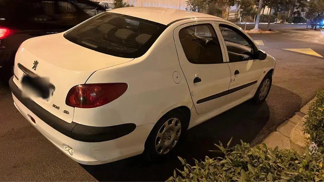 پژو ۲۰۶ صندوق دار v8 - 1396