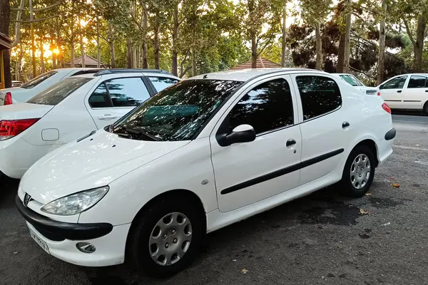 پژو ۲۰۶ صندوق دار v8 - 1395