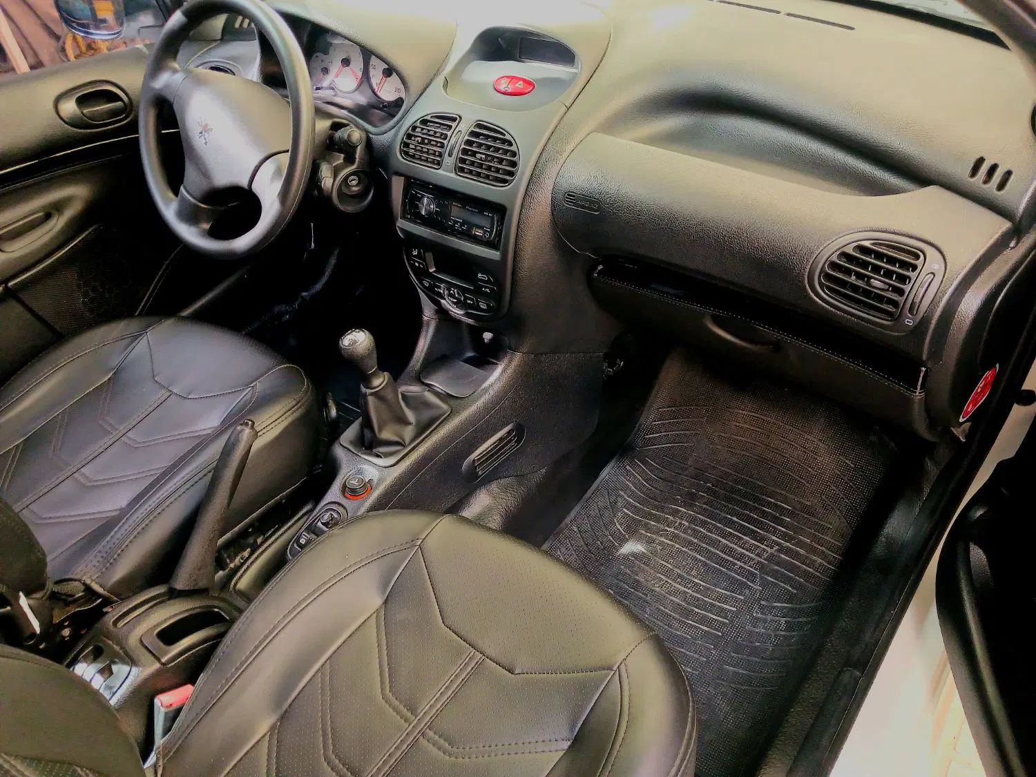 پژو ۲۰۶ صندوق دار v8 - 1386