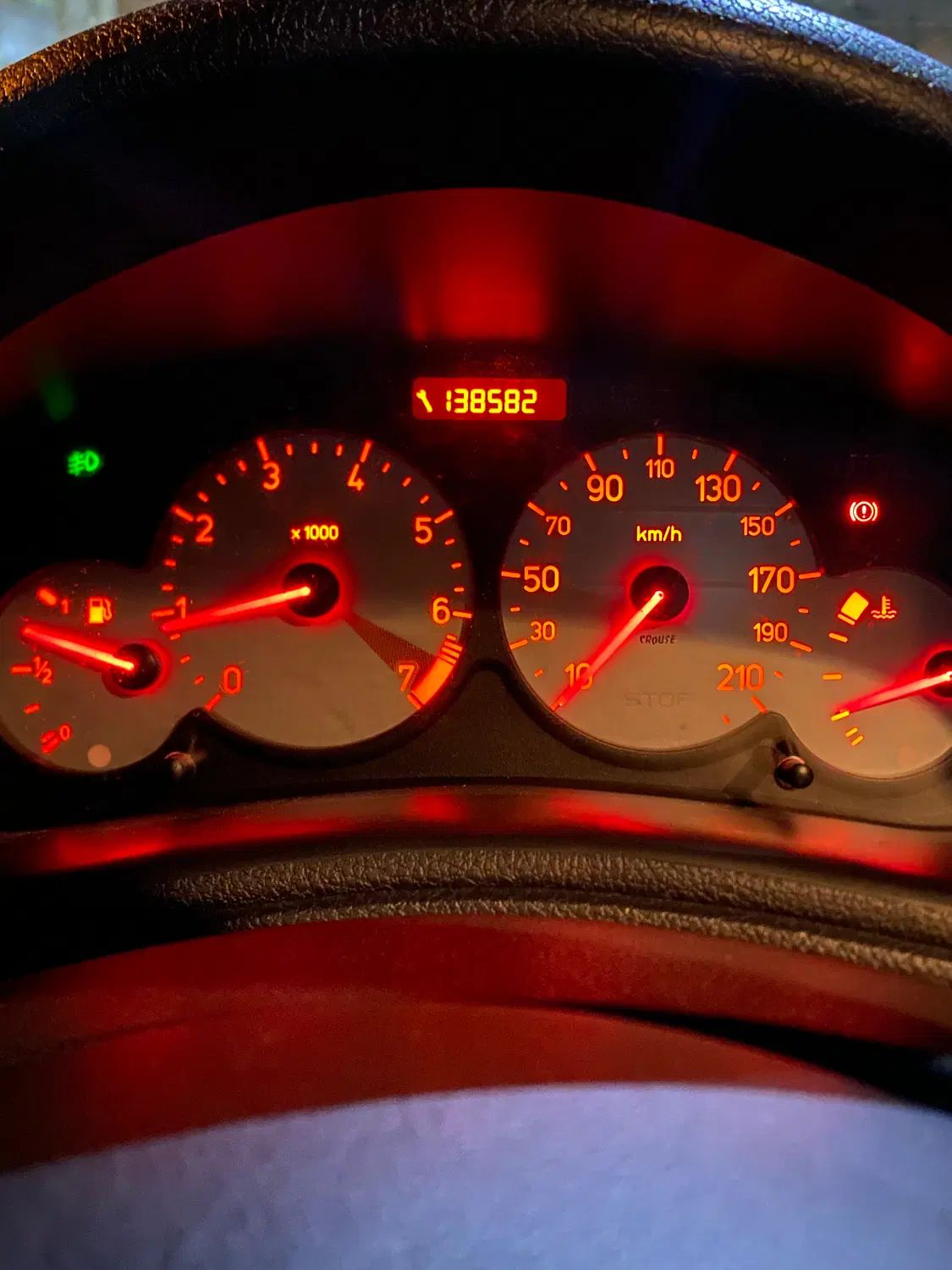 پژو ۲۰۶ صندوق دار v8 - 1396