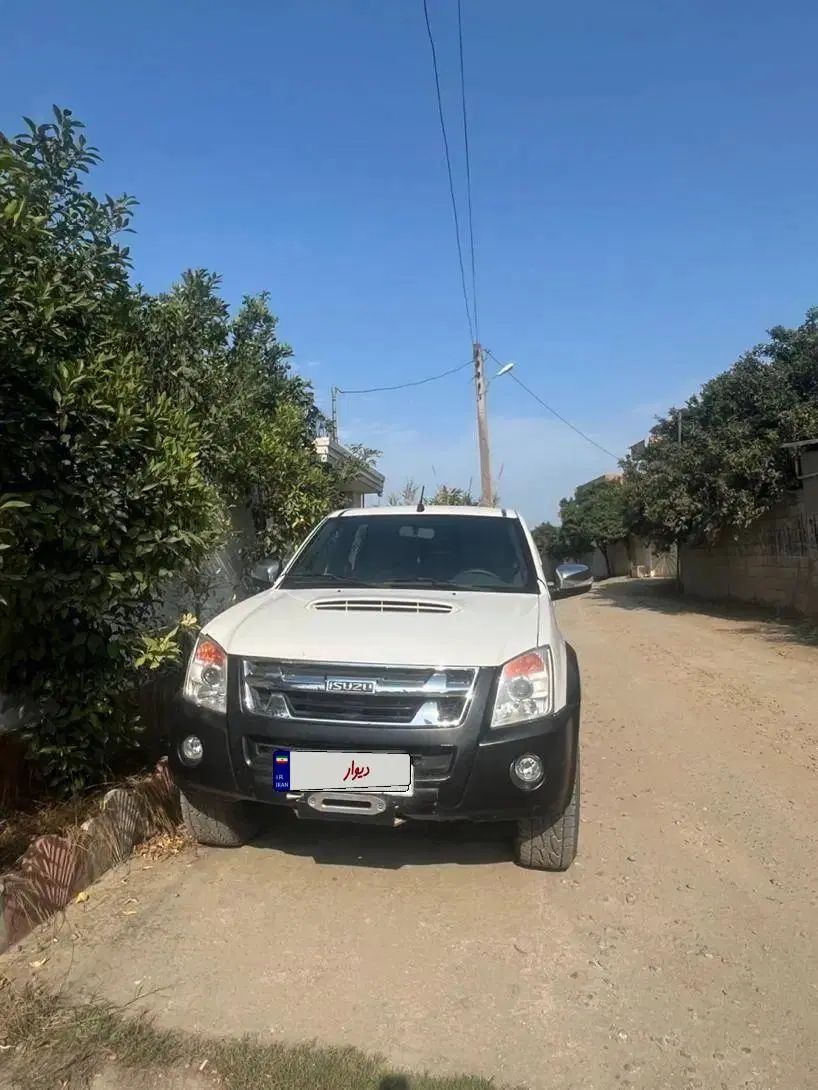 ایسوزو دی مکس دوکابین - 1394