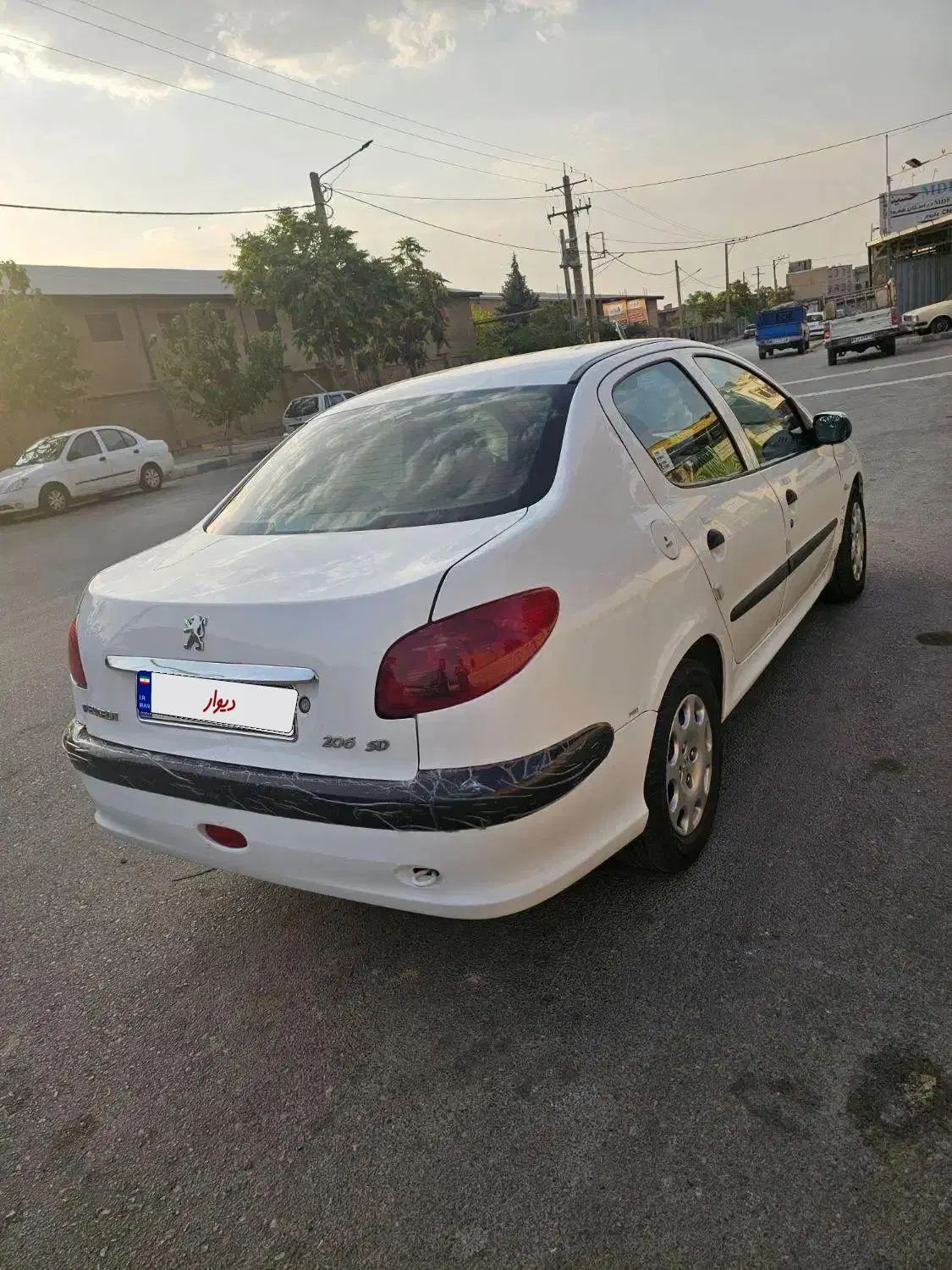 پژو ۲۰۶ صندوق دار v8 - 1390