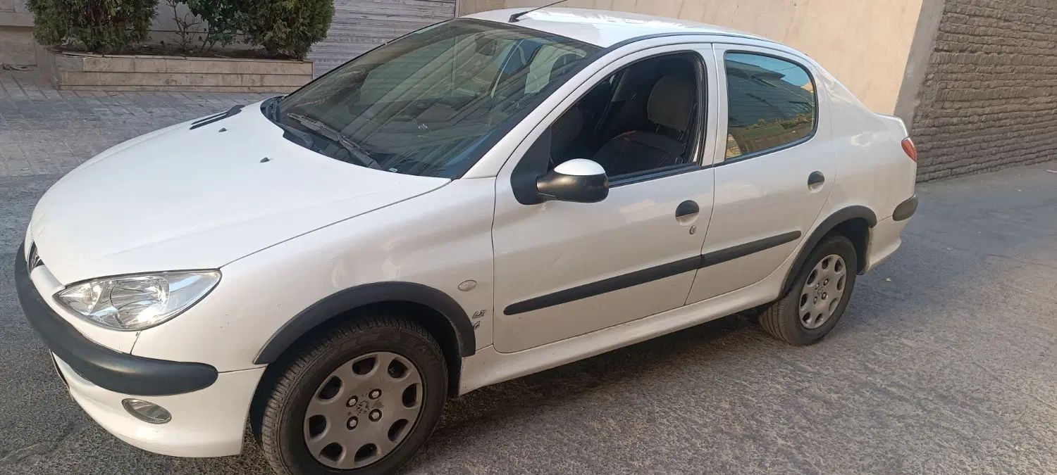 پژو ۲۰۶ صندوق دار v8 - 1396