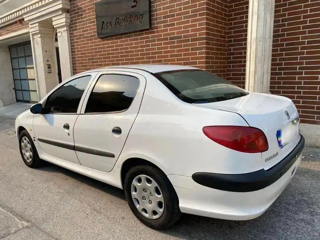 پژو ۲۰۶ صندوق دار v8 - 1396