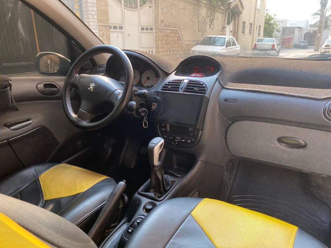 پژو ۲۰۶ صندوق دار v8 - 1396