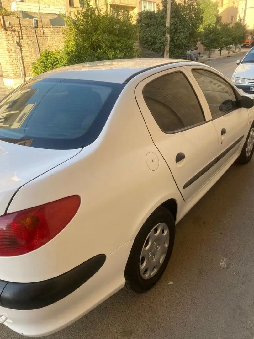 پژو ۲۰۶ صندوق دار v8 - 1396