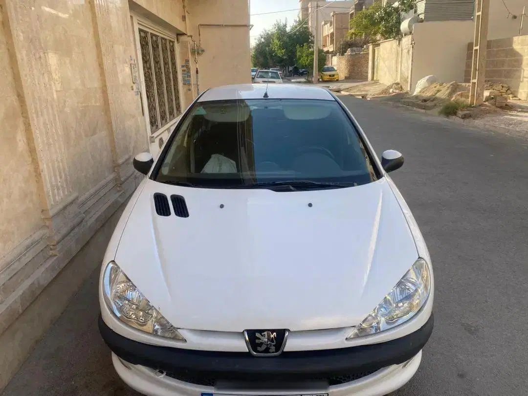 پژو ۲۰۶ صندوق دار v8 - 1396