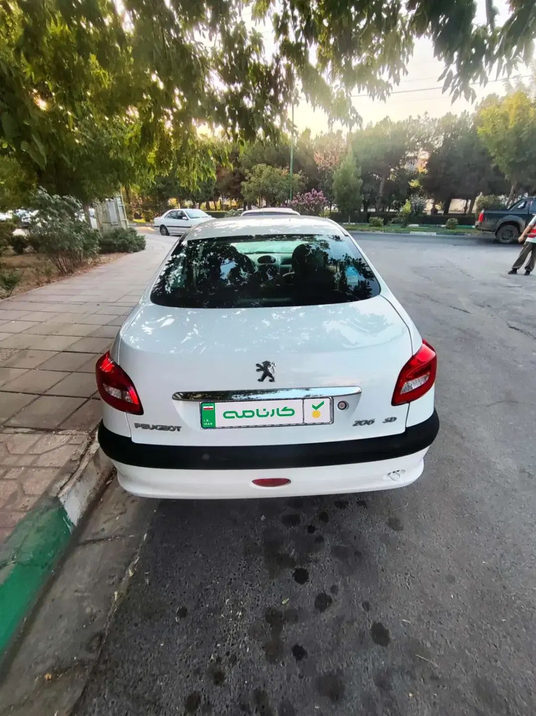 پژو ۲۰۶ صندوق دار v8 - 1397