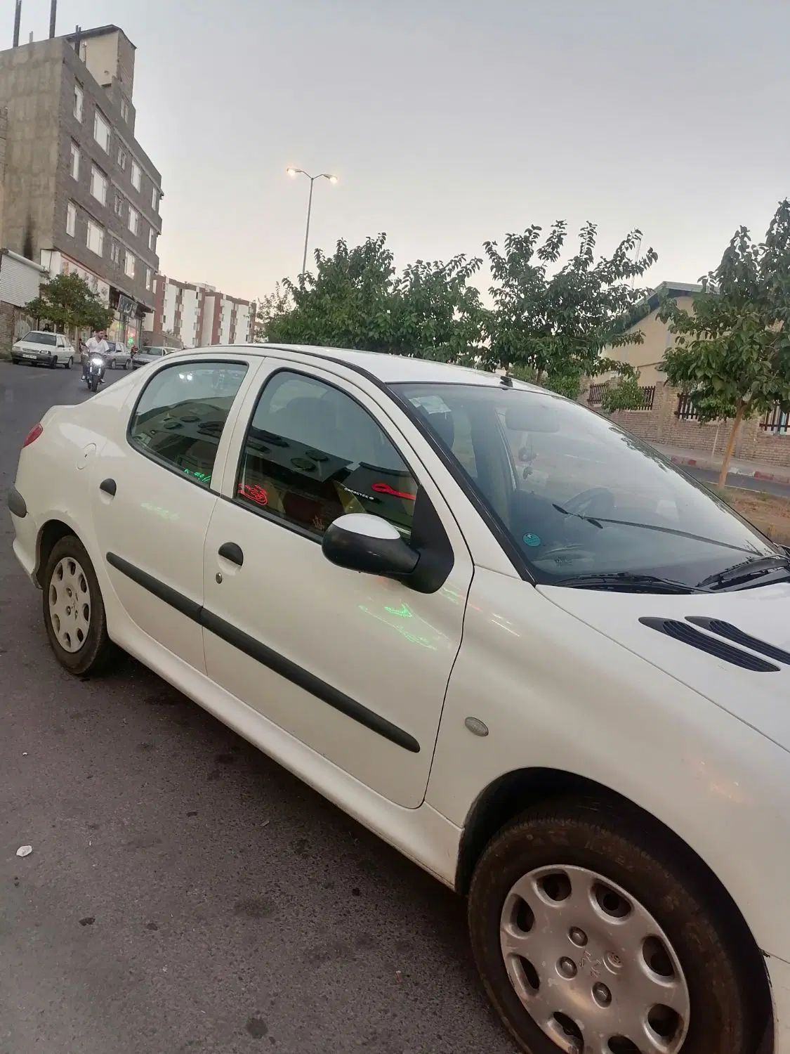 پژو ۲۰۶ صندوق دار v8 - 1392