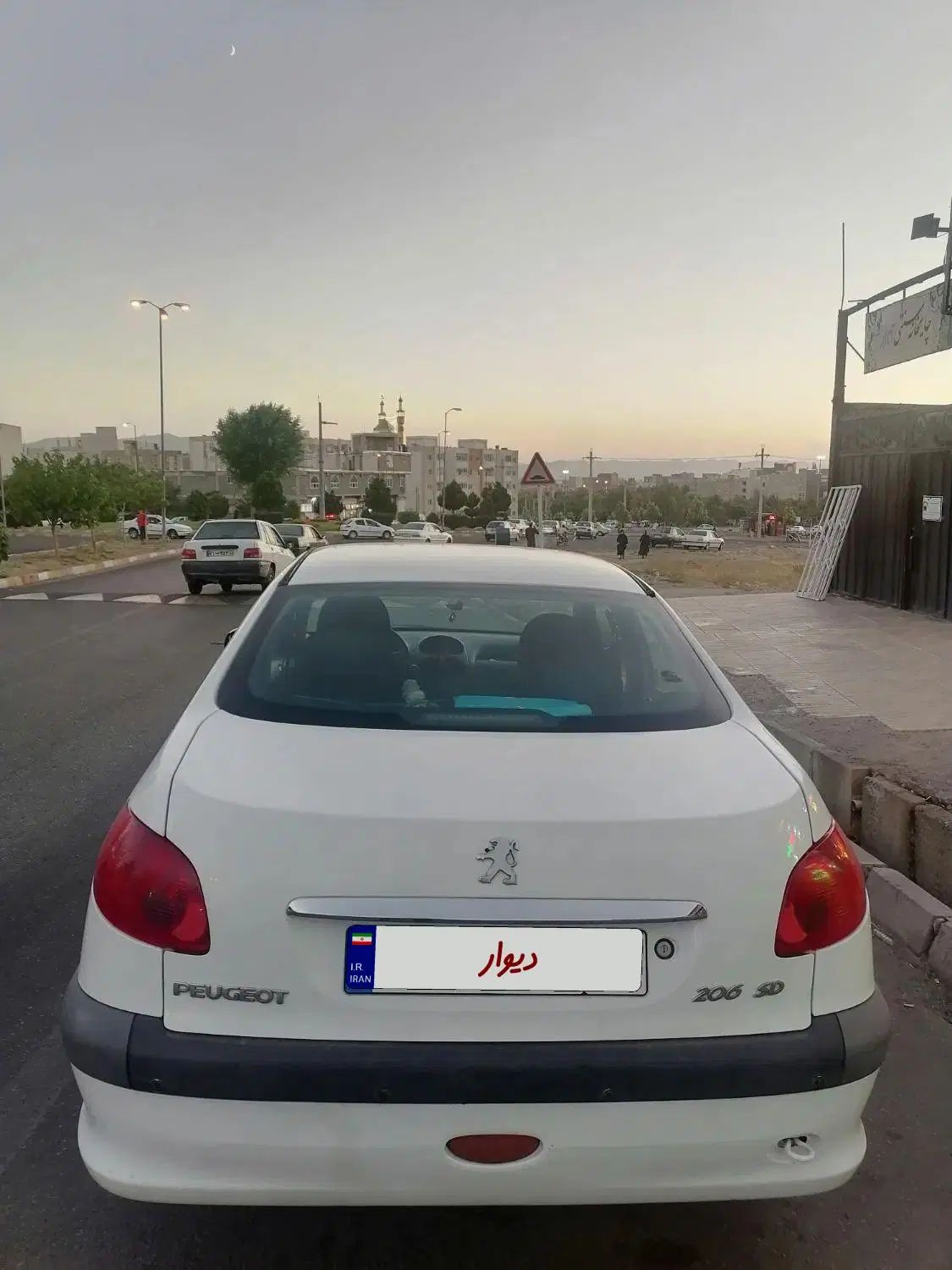 پژو ۲۰۶ صندوق دار v8 - 1392