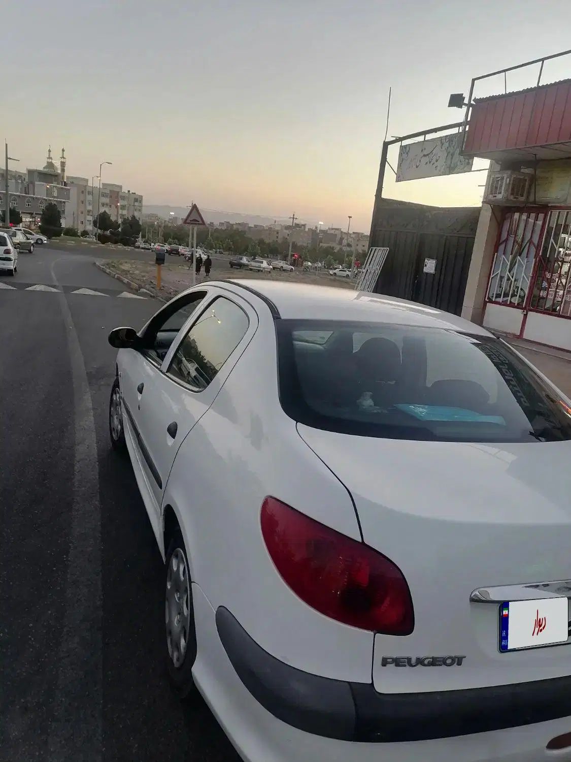پژو ۲۰۶ صندوق دار v8 - 1392