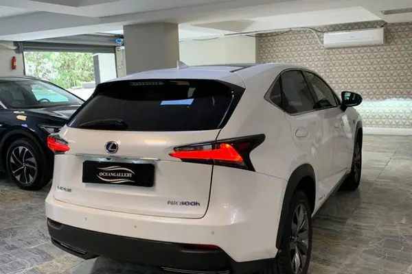 لکسوس NX هیبرید 300H - 2017