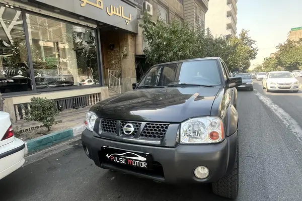 نیسان رونیز دنده‌ای - 1384