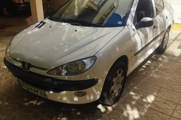 پژو ۲۰۶ صندوق دار v8 - 1395