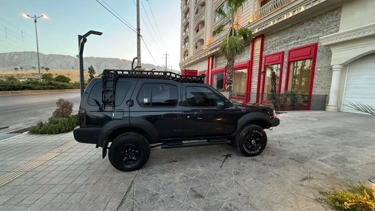 نیسان رونیز دنده‌ای - 1385