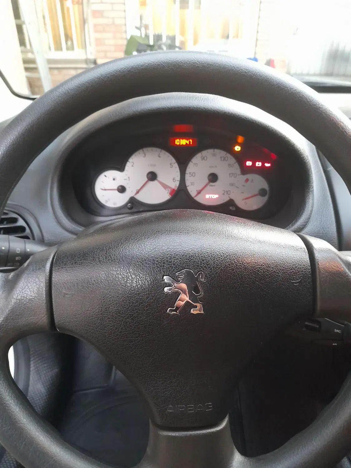 پژو ۲۰۶ صندوق دار v8 - 1396