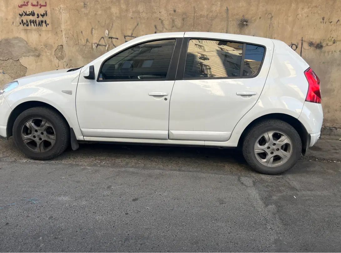 رنو ساندرو اتوماتیک - 1395