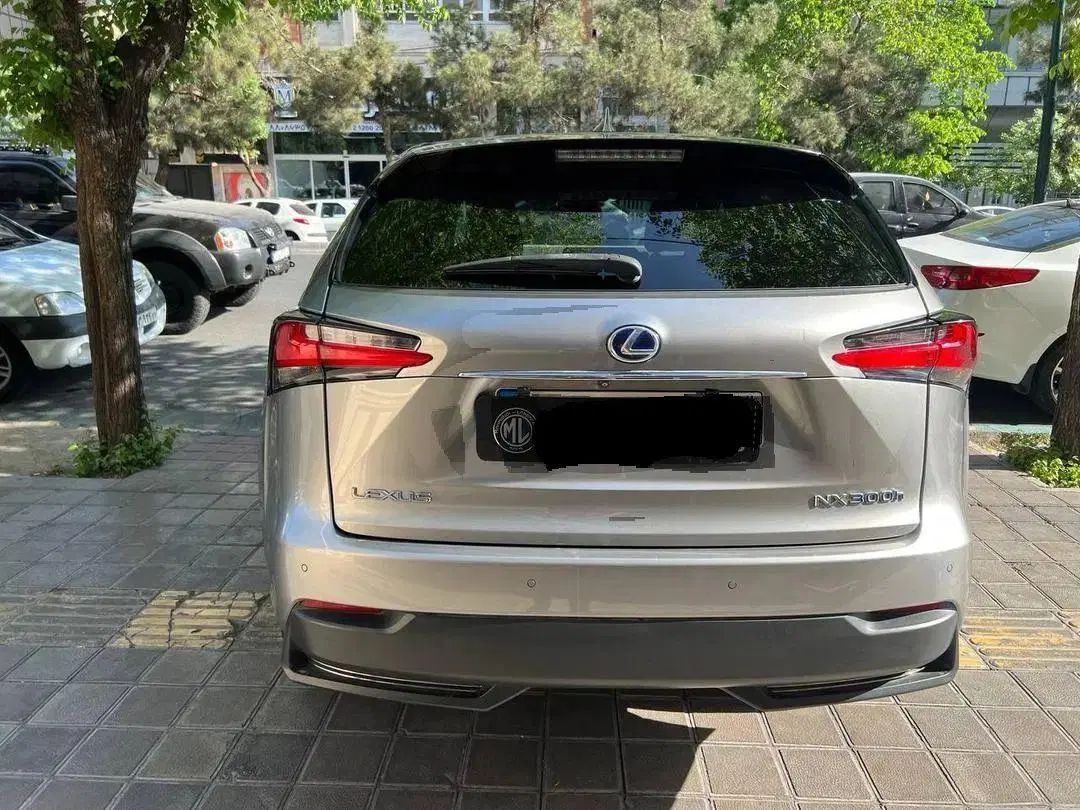 لکسوس NX هیبرید 300H - 2017