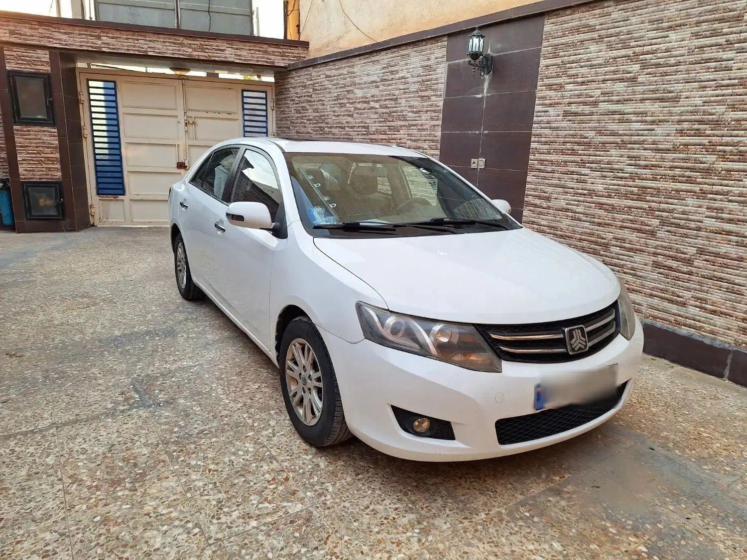 زوتی Z300 اتوماتیک - 2014