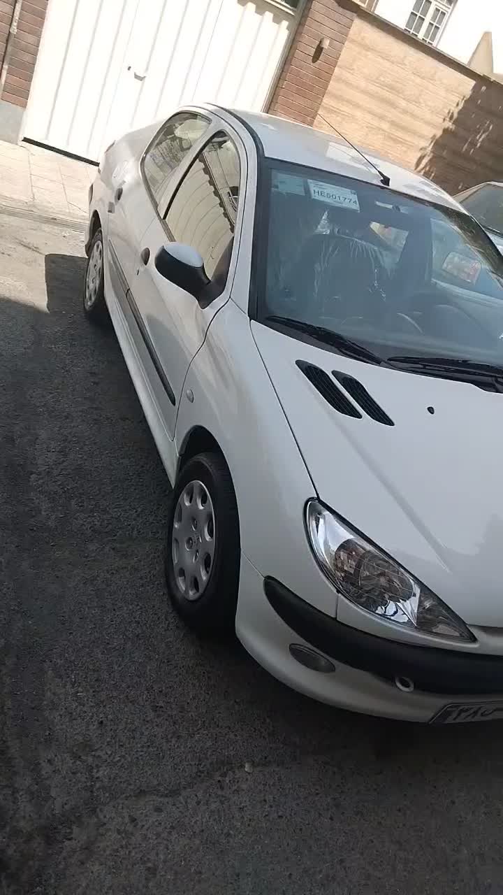 پژو ۲۰۶ صندوق دار v8 - 1395