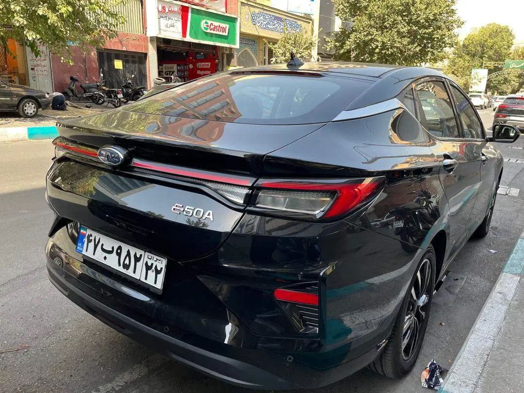 کی ام سی EJ7 ساده - 2025