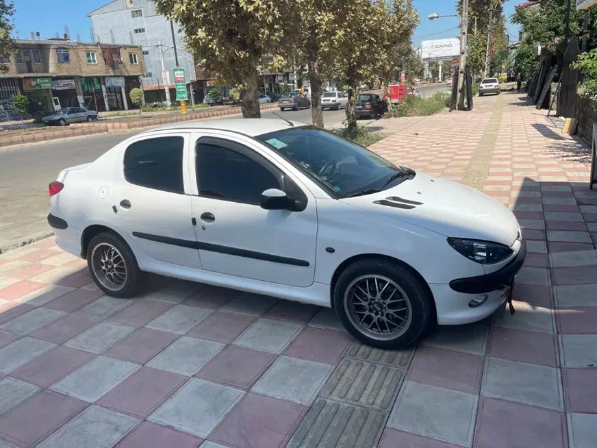 پژو ۲۰۶ صندوق دار v8 - 1394