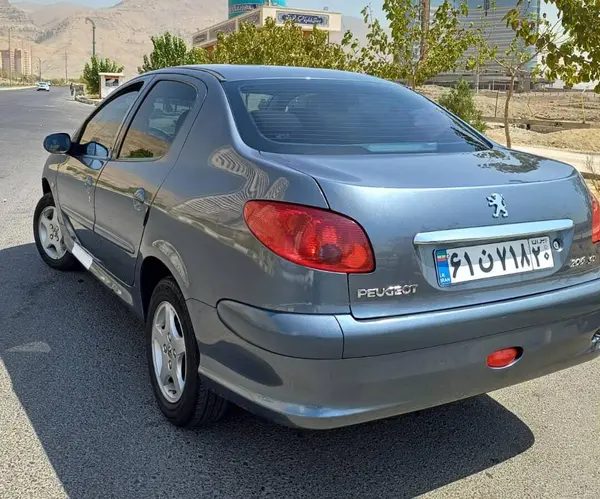 پژو ۲۰۶ صندوق دار v8 - 1390