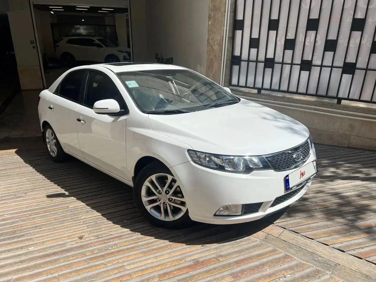 کیا سراتو 2.0 لیتر اتوماتیک GT لاین - 2017