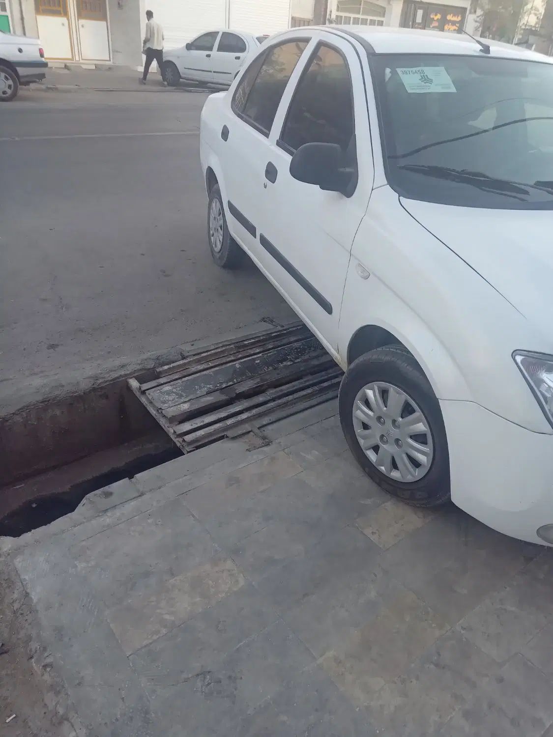 تیبا صندوق دار SX - 1391