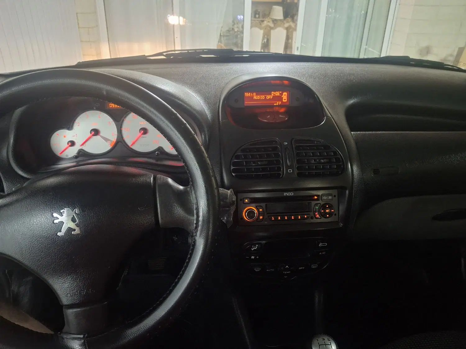 پژو ۲۰۶ صندوق دار v8 - 1397
