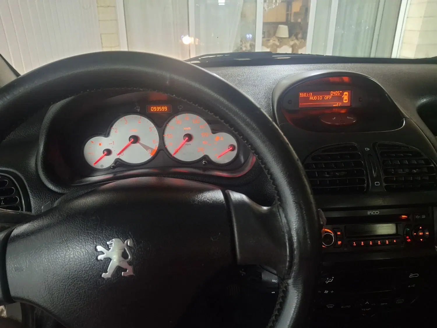 پژو ۲۰۶ صندوق دار v8 - 1397